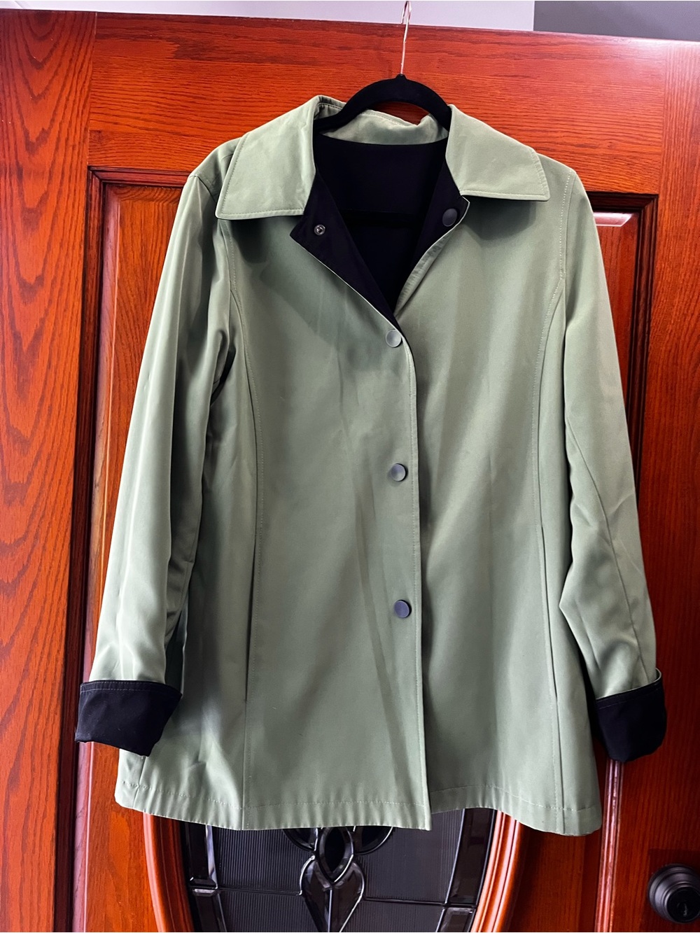 Reversible Black/Green Women's Lightweight Jacket with Snaps